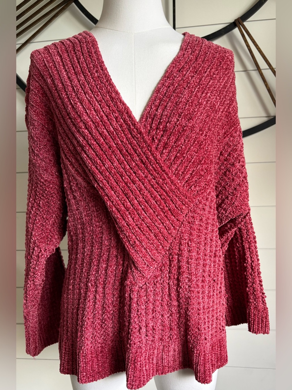 Bonnie Boerer Prominent Fashion Designer 1980’s Plush Chenille V-Neck Sweater